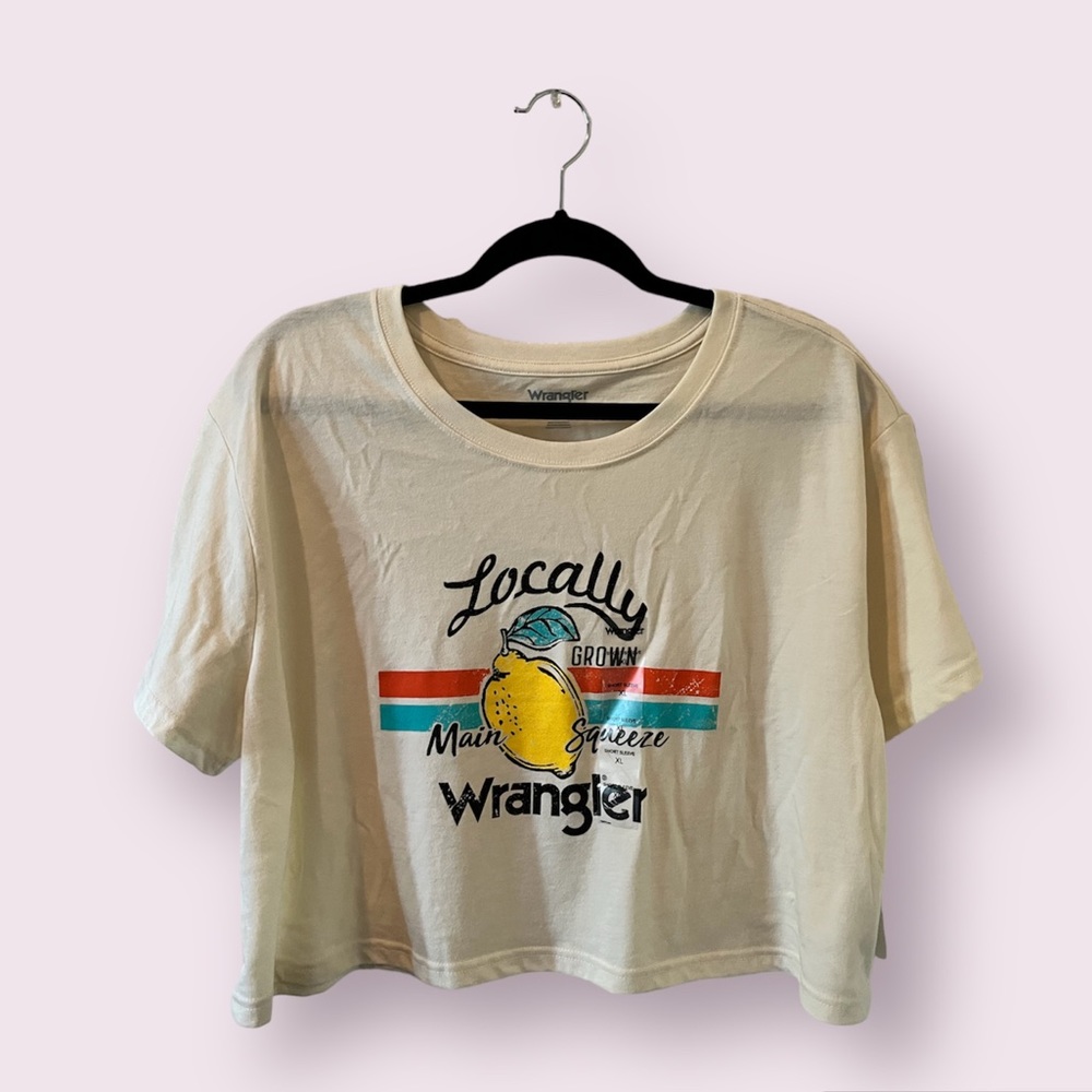 Cream wrangler cropped short sleeve t-shirt